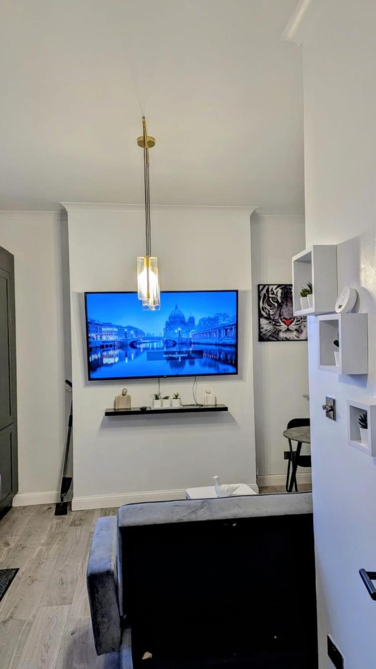 Luxury & Stylish Ground Floor 1bed Apartment, 5 Minutes Walk To Crystal Palace Train Station Londres